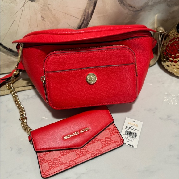 SALE🤍MICHAEL KORS leather maisie 2 in 1 waist pack ❤️ - Picture 3 of 15